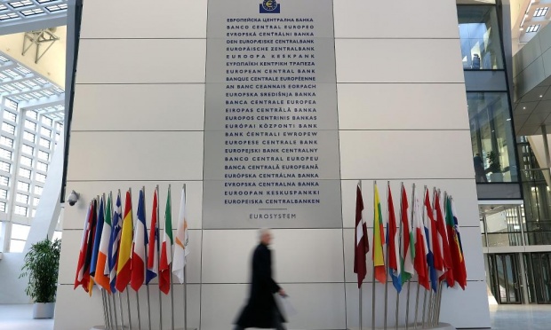 Bloomberg: Η ΕΚΤ είναι απίθανο να περιορίσει τη χρηματοδότηση στην Ελλάδα - Media