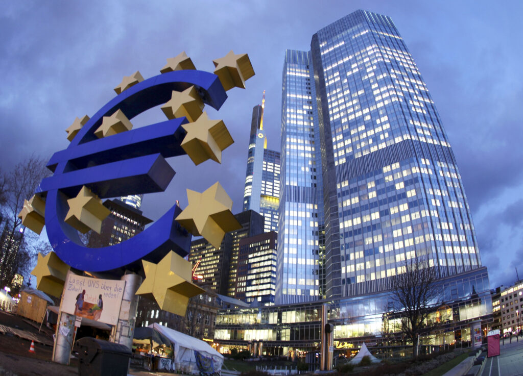 Συνεδριάζει η ΕΚΤ - Στο "μενού" και η Ελλάδα; - Media