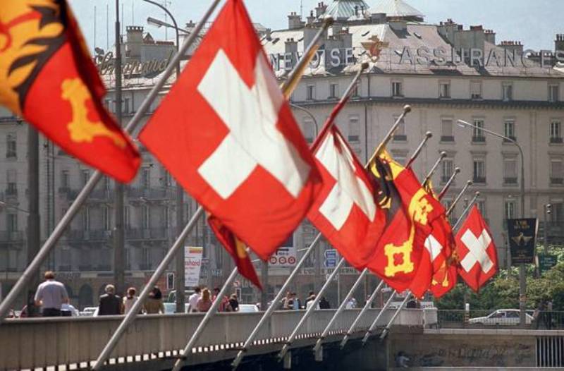 Συμφωνία ΕΕ και Ελβετίας βάζει τέλος στο ελβετικό τραπεζικό απόρρητο - Media