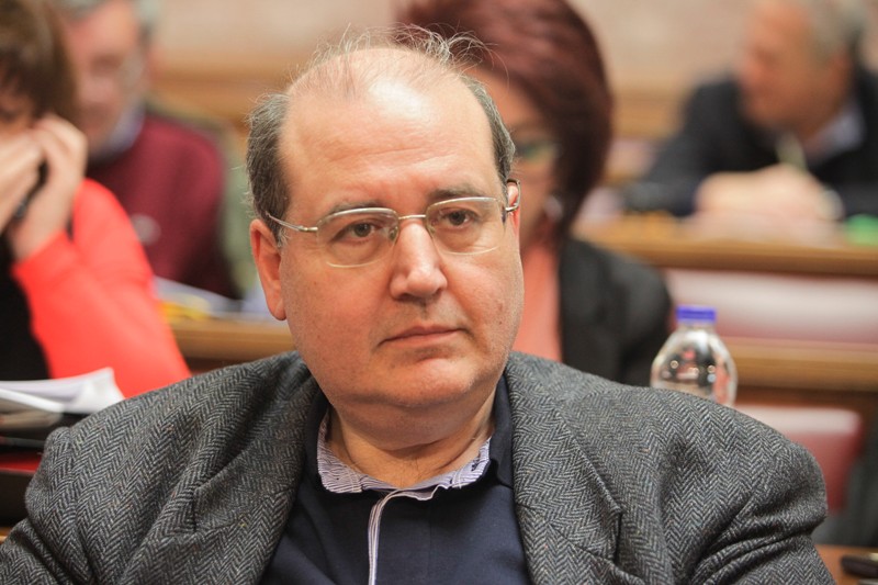 Φίλης: Ειδωλολατρία η μεταφορά των λειψάνων της Αγ. Βαρβάρας στα νοσοκομεία (Video) - Media