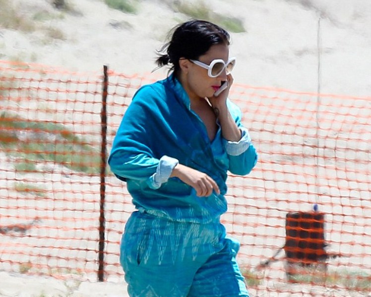 Τέτοια χολιγουντιανή τούμπα, μόνο η Lady Gaga... (Photos) - Media