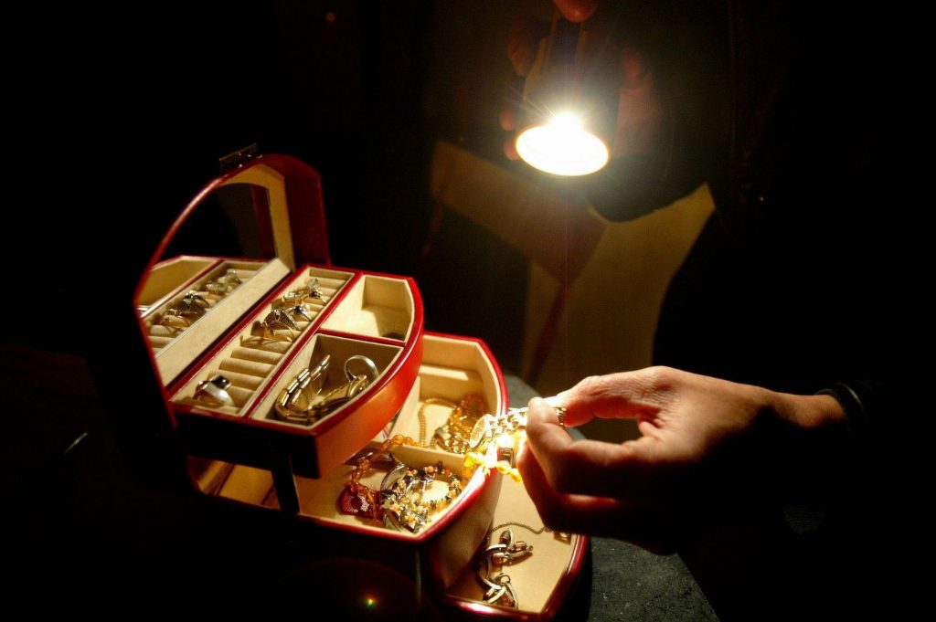 Πάτρα: Συνελήφθη 13χρονος για κλοπές αξίας 24.000 ευρώ - Media