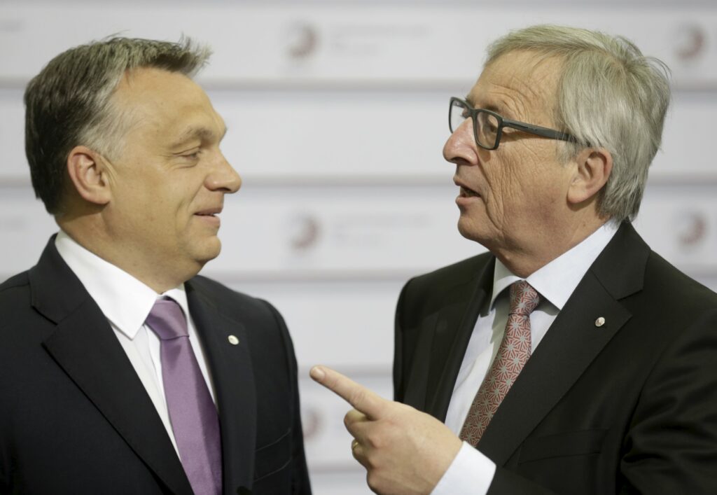 «Χαίρε, δικτάτορα»: Ο χαιρετισμός του Γιούνκερ στον Ούγγρο πρωθυπουργό - Media