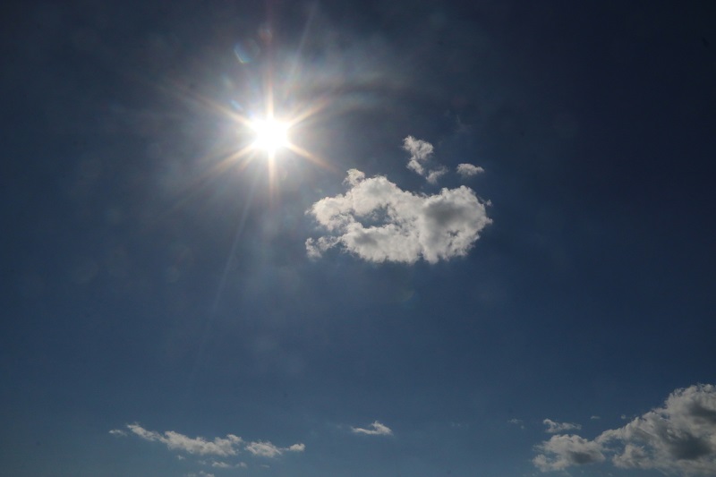 Κυριακή με... σκόνη και μικρή πτώση της θερμοκρασίας - Πού θα βρέξει - Media