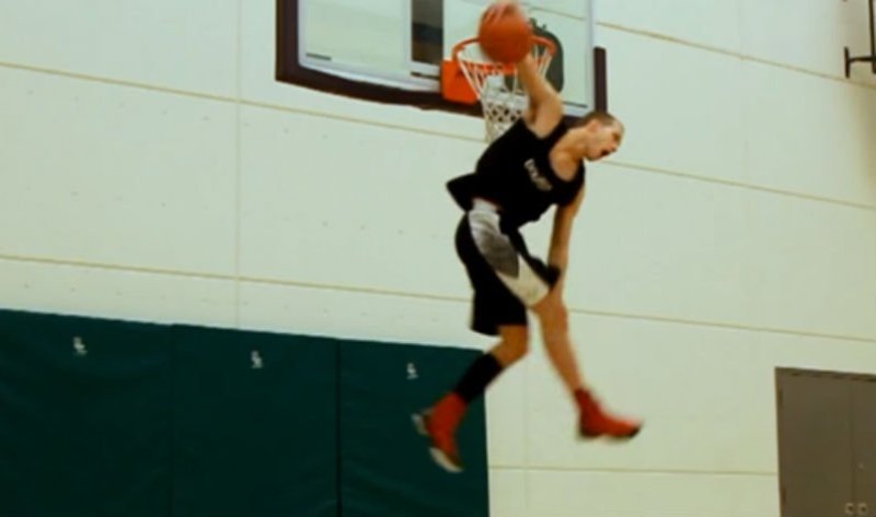 Αυτό είναι -πιθανότατα- το καλύτερο κάρφωμα της ιστορίας του μπάσκετ (Video) - Media