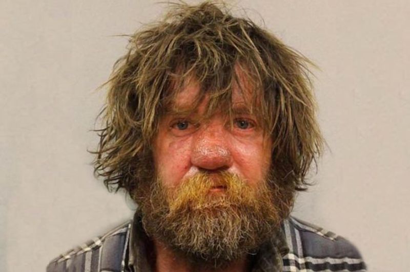 Έχει συλληφθεί 492 φορές γιατί κυκλοφορούσε μεθυσμένος δημόσια (Photos) - Media