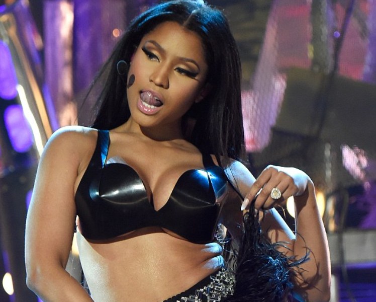 «Σφάχτηκαν» στο Twitter η Nicki Minaj και ο πρώην της: «Ήξερες ότι ο αδερφός σου βίαζε το μικρό κορίτσι» (Photos) - Media