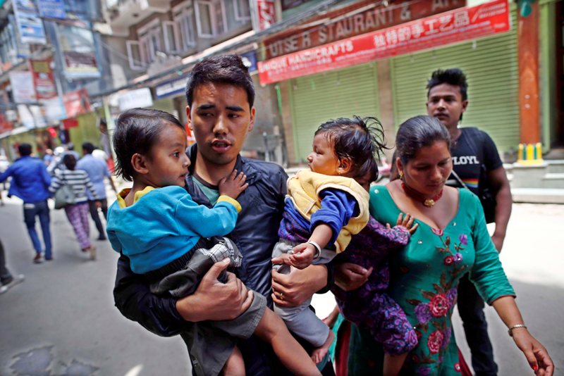 Νεκροί, τραυματίες και καταστροφές από το νέο ισχυρό σεισμό των 7,4 βαθμών στο Νεπάλ (Photos- Videos) - Media