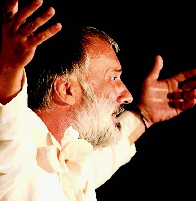 Ένας «γελοίος» ψάχνει την αλήθεια... - Media