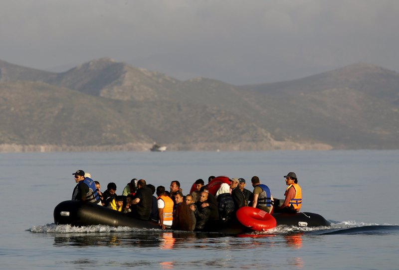 Τη μετεγκατάσταση 16.000 προσφύγων από την Ελλάδα σε άλλα κράτη-μέλη, προτείνει η Κομισιόν - Media
