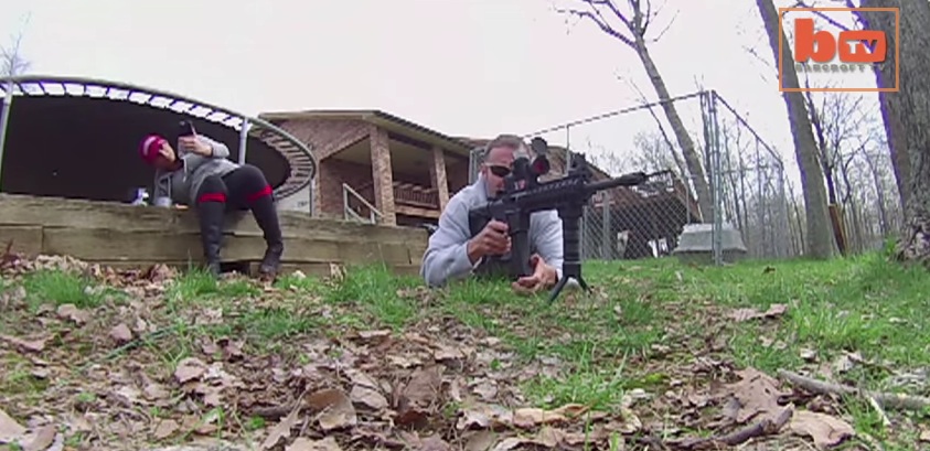 Πυροβολήθηκε στα αχαμνά για… ερευνητικό σκοπό (Video) - Media