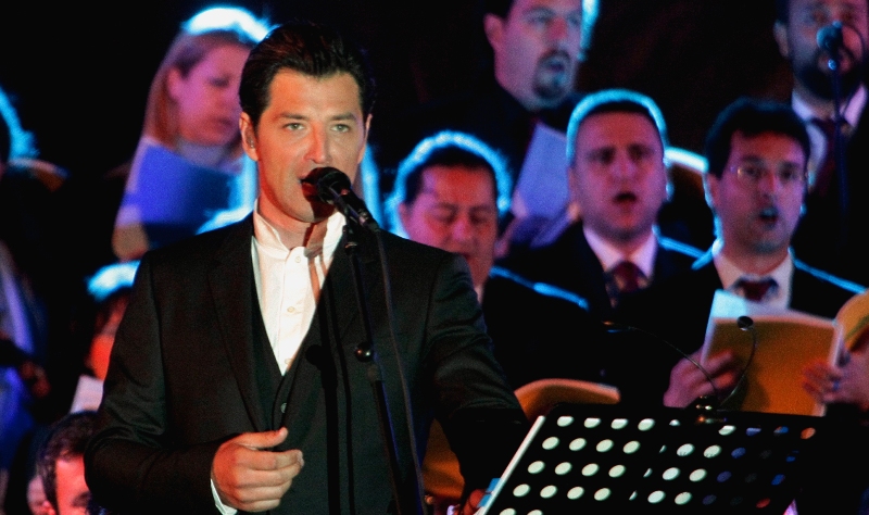 Η selfie του Σάκη Ρουβά με τον Μίκη Θεοδωράκη (Photo) - Media