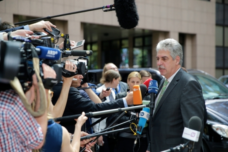 Αυστριακός ΥΠΟΙΚ: Απορρίπτουμε "κούρεμα" του ελληνικού χρέους - Media