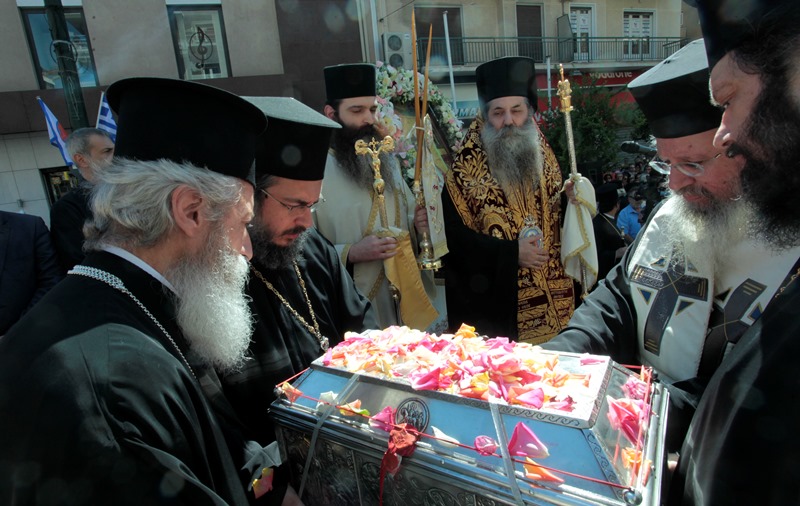 Στη Μητρόπολη Πειραιώς τα λείψανα της Αγίας Βαρβάρας - Media