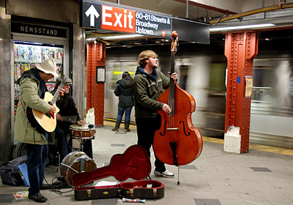 Από ακρόαση πέρασαν μουσικοί για μία «θέση» στο μετρό της Νέας Υόρκης - Media