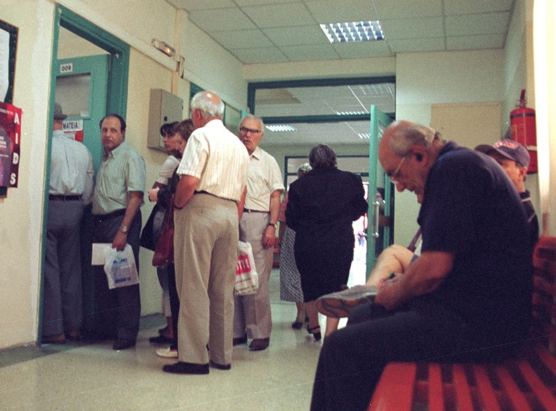 Τρία σενάρια για αλλαγές στα όρια ηλικίας συνταξιοδότησης - Media