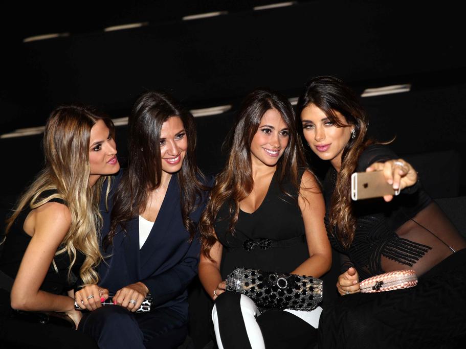 Οι κουκλάρες σύζυγοι των ποδοσφαιριστών της Μπαρτσελόνα - Media