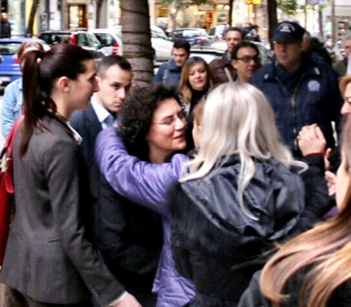 Συγκίνηση Βαλαβάνη για τις καθαρίστριες (Video) - Media