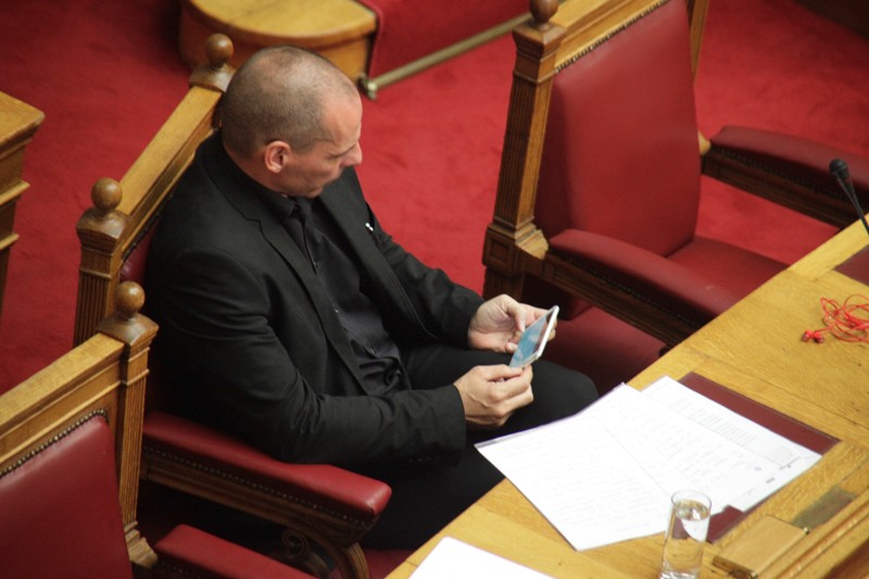 Ο Βαρουφάκης μέσω twitter στην... υπηρεσία των πολιτών!  - Media