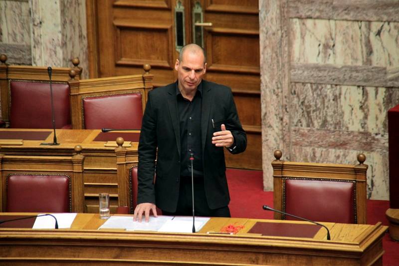 Έντονο επεισόδιο Βαρουφάκη - Κασιδιάρη στη Βουλή (Video) - Media