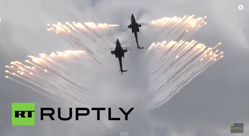 Το σόου των Ρώσων πιλότων στην έκθεση «Aviadarts 2015» (Video) - Media