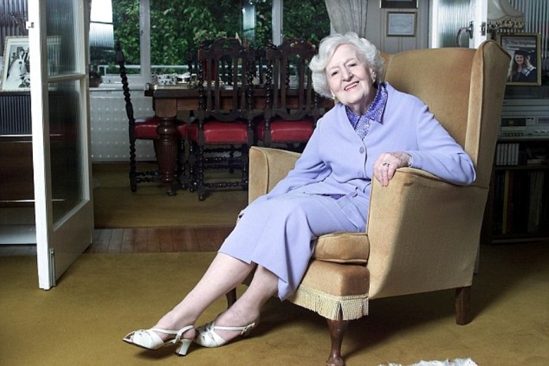 Έφυγε από τη ζωή η πρώτη τηλεοπτική μαγείρισσα (Photos) - Media