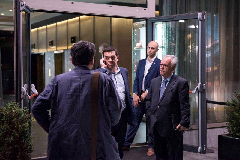 Όλες οι δραματικές εξελίξεις μετά την προκήρυξη δημοψηφίσματος (ΣΥΝΕΧΗΣ ΕΝΗΜΕΡΩΣΗ) - Media