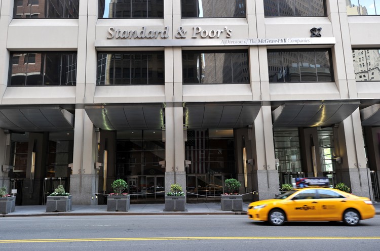 S&P: Το βασικό σενάριο είναι ότι η Ελλάδα παραμένει στο ευρώ - Media