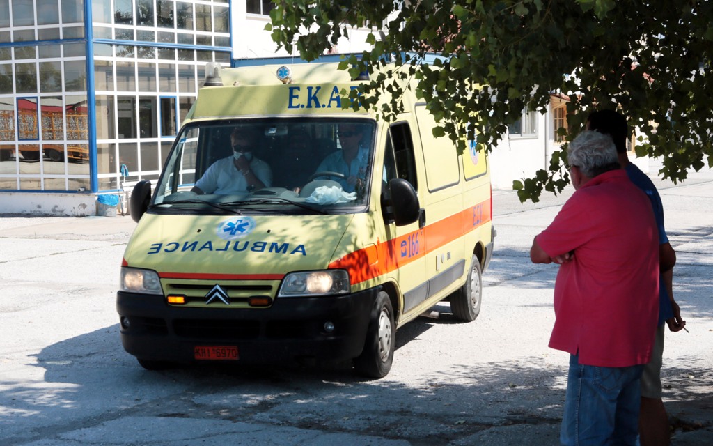 Προβλήματα στον ανεφοδιασμό των ασθενοφόρων με καύσιμα - Media