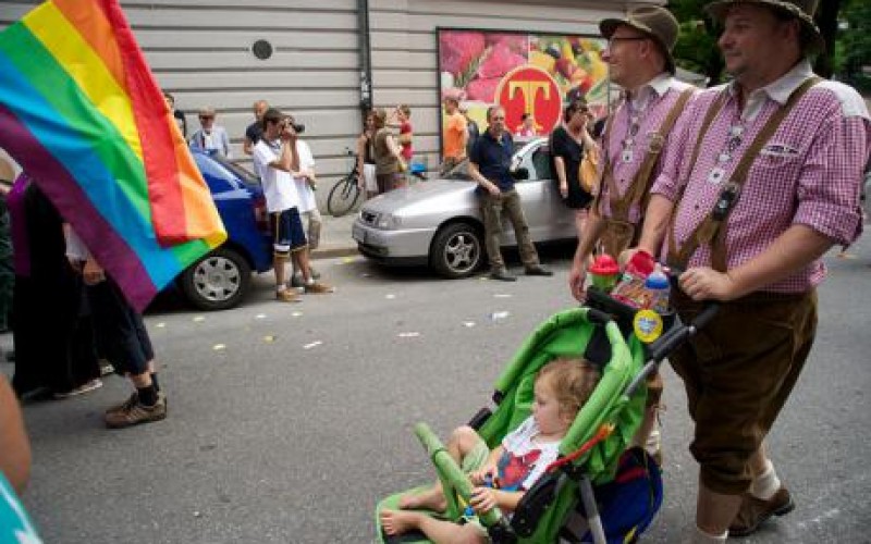 «Ναι» στη νομιμοποίηση των γάμων των ομοφυλοφίλων από την Άνω Βουλή της Γερμανίας - Αντιτίθεται η Μέρκελ - Media