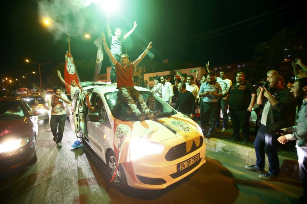 Τουρκικές εκλογές: Ήττα για τον Ερντογάν – Μεγάλη επιτυχία για τους Κούρδους - Media