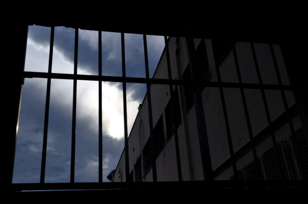 2.162 αποφυλακίσεις μέσα σε 1,5 μήνα εφαρμογής του νέου νόμου  - Αποσυμφόρηση στις φυλακές - Media