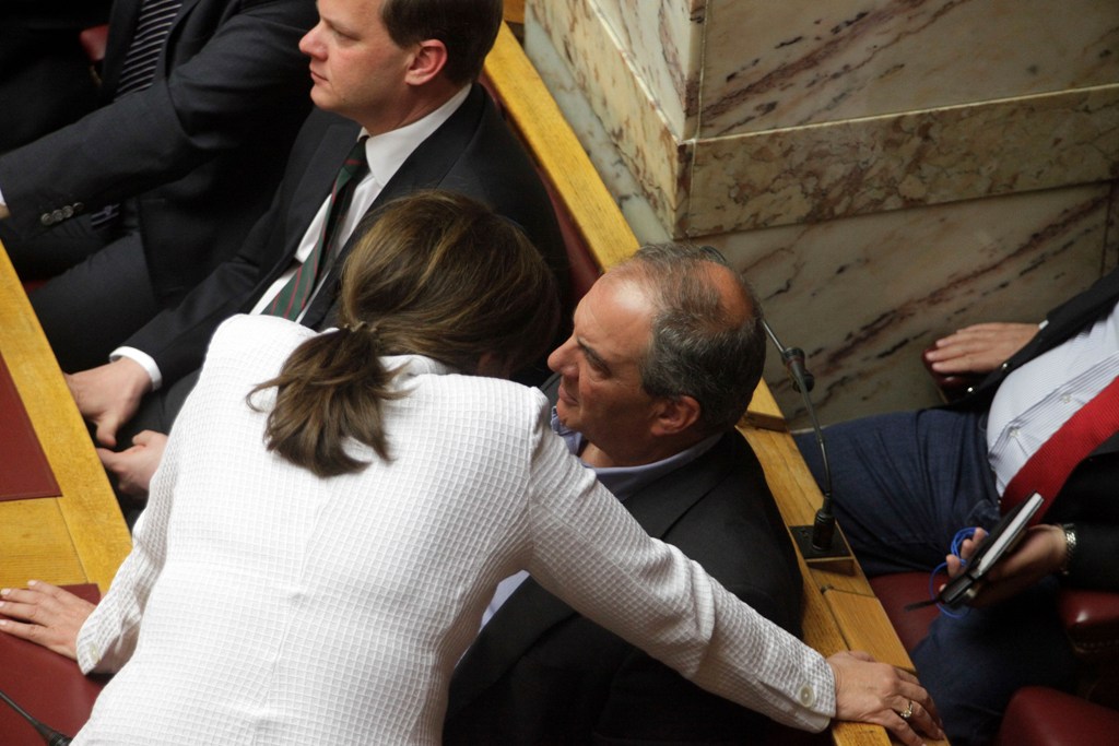 Συνάντηση Καραμανλή-Μπακογιάννη για τις διαπραγματεύσεις  - Media