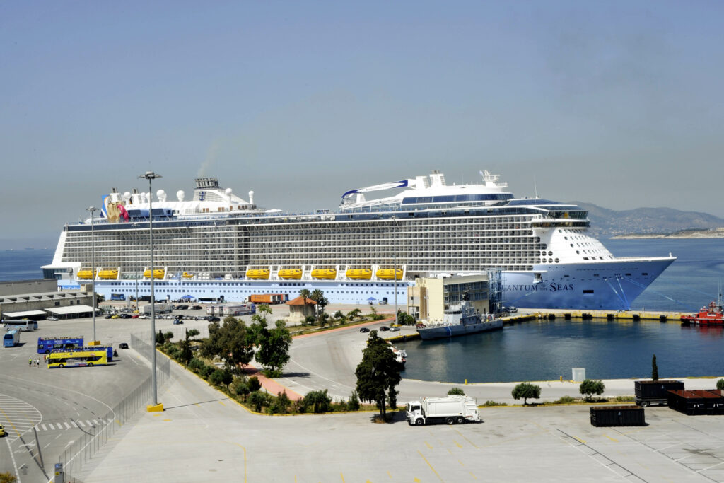 «Ξαφνικό θάνατο» για ναυτιλία-τουρισμό ζητούν οι δανειστές - Media