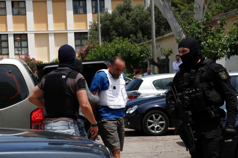 Προφυλακίστηκαν μετά τις απολογίες τους οι «ληστές του Διστόμου» (Photos) - Media