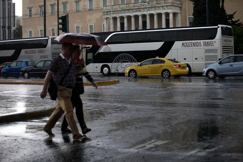 Φθινοπωρινός καιρός με συννεφιά και σποραδικές βροχές - Media