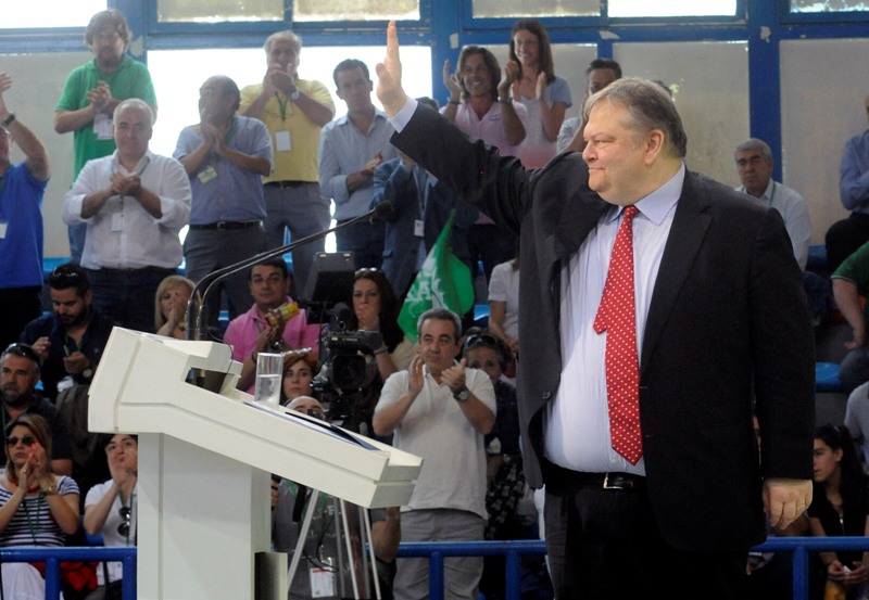 Βενιζέλος: Αποχωρώ από την ηγεσία του ΠΑΣΟΚ, όχι από την πολιτική - Media