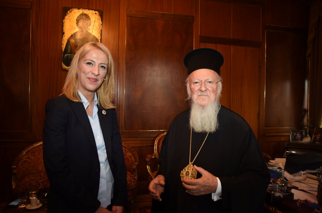 Δούρου: Ο μεστός και τεκμηριωμένος λόγος του Πατριάρχη μας γεμίζει αισιοδοξία και δύναμη - Media