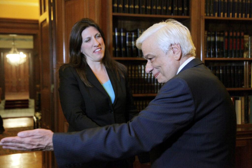 Στον ΠτΔ η απόφαση της Βουλής για το δημοψήφισμα - Παυλόπουλος: Θα ασκήσω στο ακέραιο τα καθήκοντά μου - Media