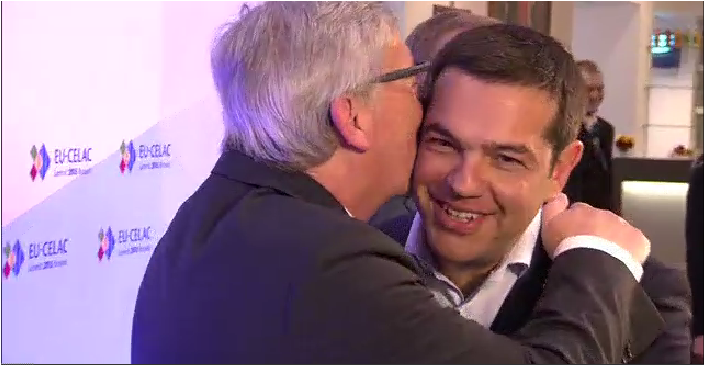 Η «παγωμένη» αγκαλιά Τσίπρα – Γιούνκερ (photo/video) - Media