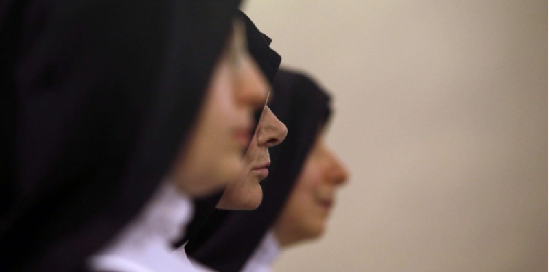 Αλεξανδρούπολη: Την ξάφρισαν «μοναχές» - Media