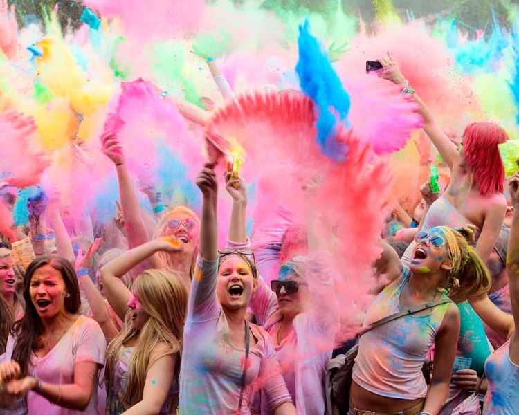 Colour Day Festival: Βάψε τον ουρανό της Αθήνας! - Media
