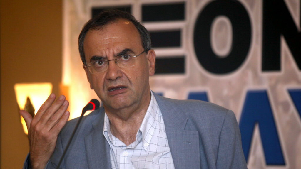 Στρατούλης: Οι δανειστές συμπεριφέρονται στη χώρα σα να ήταν αποικία - Media