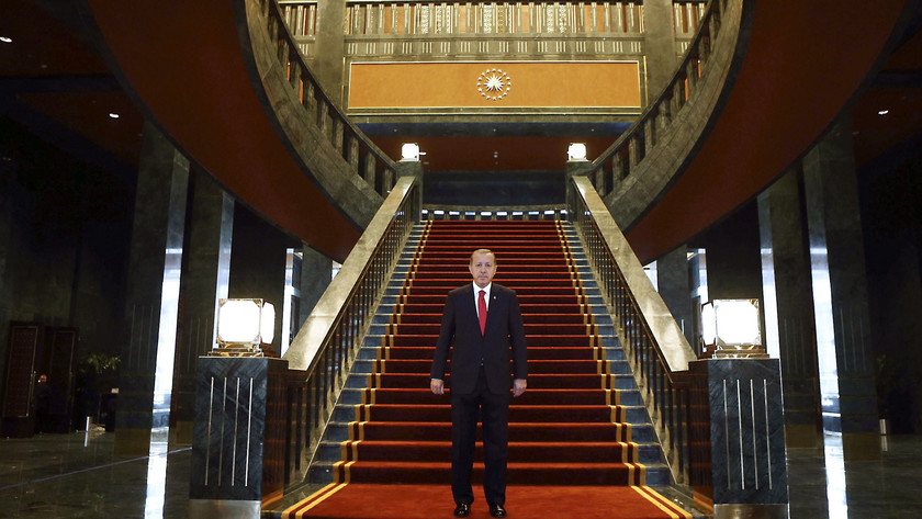 Πώς τα... καπάκια της τουαλέτας του μπορούν να οδηγήσουν σε παραίτηση τον Ερντογάν - Media