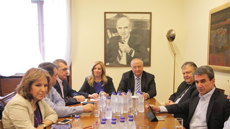 Συλλογική εσωκομματικά, ανήσυχη για την πορεία της χώρας η Φώφη  - Media