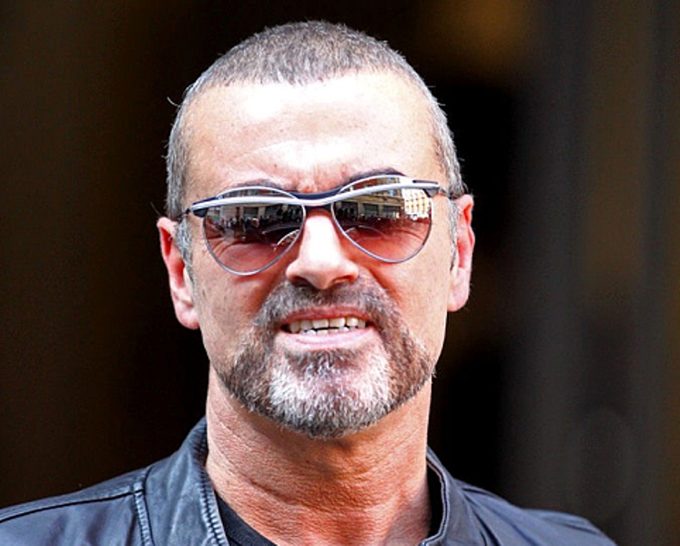 Ο Τζορτζ Μάικλ κάπνιζε 25 τσιγαριλίκια την ημέρα (Photos) - Media