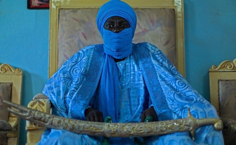 Αυτός είναι ο βασιλιάς με τις 100 γυναίκες (Photos) - Media