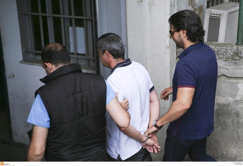 Ομολόγησε ο παιδοκτόνος άντρας των ΜΑΤ - Ζήτησε ψυχιατρική γνωμάτευση  (Photos) - Media