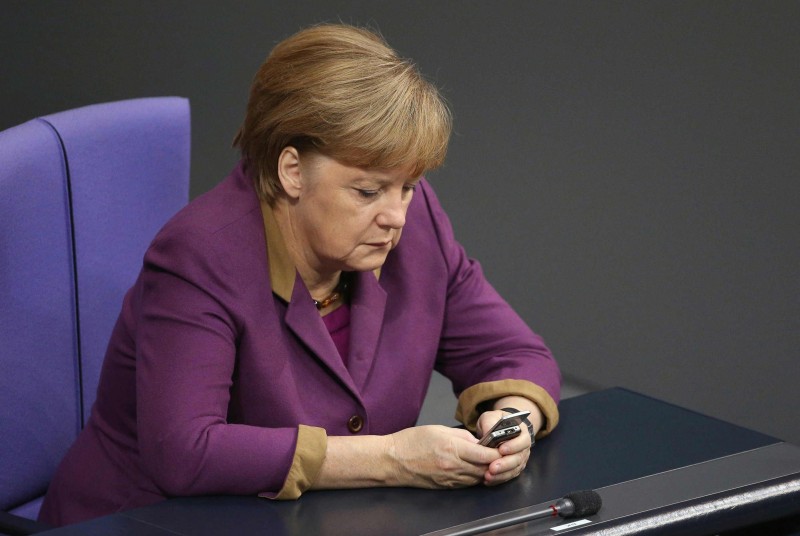 Η γερμανική αντιπολίτευση ζητά από την Μέρκελ να παρέμβει ώστε να παραμείνει η Ελλάδα στην ευρωζώνη - Media