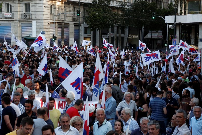 ΠΑΜΕ για… ρήξη-Κάλεσμα σε συλλαλητήριο την Τρίτη με σύνθημα «Όλοι στους δρόμους» - Media